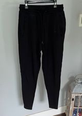 Alphalete Fitted Joggers Photo 0