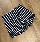 striped shorts Photo 0