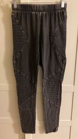 Charcoal Gray Black Ribbed Leggings Photo 0