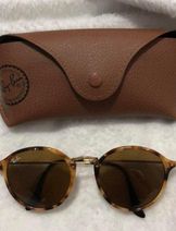 Sunglasses & Eyewear image