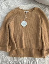 Sweaters & Knits image