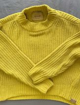 Sweaters & Knits image