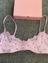 SKIMS, Intimates & Sleepwear, Skims Wireless Form T Shirt Demi Bra Nwot