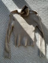 Sweaters & Knits image