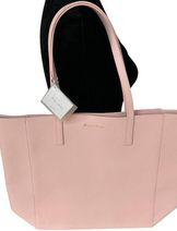 Handbags image