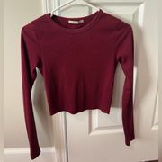 Ribbed cropped long sleeve maroon top