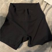 Lululemon Wunder Under 4’ shorts