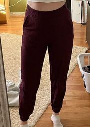 lululemon relaxed high rise joggers size 4 cassis