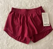 Lululemon Hotty Hot Low-Rise Lined Short 4", Size: 4