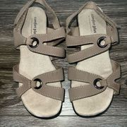 COMFORT PLUS by PREDICTIONSWomen's PEGGY Strappy Sling Sandals. TAUPE.