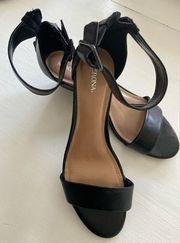 Merona Wedge Heels sz. 9 ankle Strap