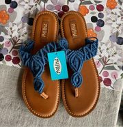 NWT  size 9 Lee Macrame Crochet Woven Thong Sandals - blue