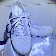 Columbia Womens Size 11 White Mesh Sneakers