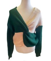 No Boundaries Green/Beige Color Block Knit Twist V-Neck Acrylic Cropped Long Sle