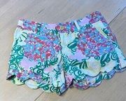 LILLY PULITZER SCALLOP TRIM FLORAL SHORTS WOMENS SIZE 2