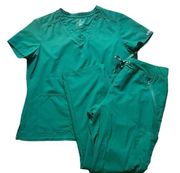 Med Couture ‘Insight’ Scrub Set Hunter Green