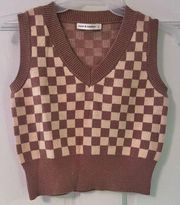 moon&madison Women’s Cropped Brown/Beige Checkered V-Neck Sweater Vest