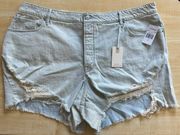 Light Wash Distressed Bombshell Denim Short in Blue648 Size 20 NWT