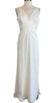 Women's Formal Dress by  Size 10 White Sleeveless V-Neck Long Evening Gown