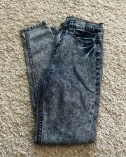 BDG Urban Outfitters twig ankle jeans size 25