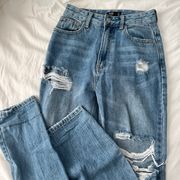 Ripped Boyfriend Jeans 