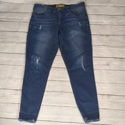 Democracy distressed ankle fringed jeans size 6