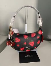 Hobo Bag With Wild Strawberry Print