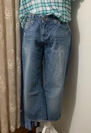 Aeropostale Distressed Crop Denim Capri Jeans