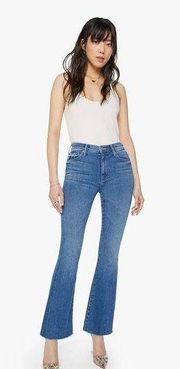 MOTHER The Weekender Fray Flare Leg Jeans in A Groovy Kind Of Love 24