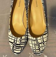 Liz Claiborne pump in size 8M in black and white 2.5 inch heel.