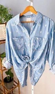 Francesca’s Harper Chambray Cactus Button Up Top Womens Small Split Back