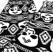 ☠️ Skull Aztec Print Black White Soft Leggings