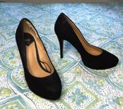 Suede Black Pumps