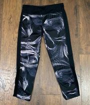 Nike  Dri-Fit Black/White Patterned Crop Leggings