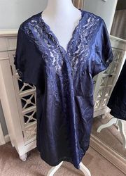 Vanity Fair Vintage Silky Lace Robe Small