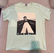 Love on Tour 2021  T-Shirt size large