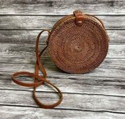 Women's Natural Wicker Rattan Structured Circular Crossbody Purse Leather Strap