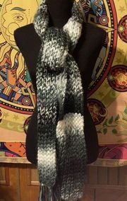 New York & Company women’s scarf