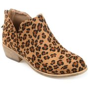 JOURNEE COLLECTION Womens Beige Leopard Print Livvy Block Heel Booties 8 M