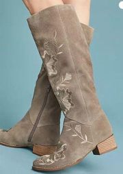 Anthropologie x Seychelles Taupe Gray Suede Callback Embroidered Boots Size 8.5
