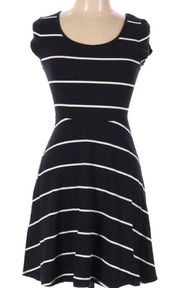 SO black and white stripe cotton twisted keyhole back dress size small