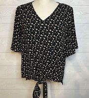 black floral knotted top Size Petite Large