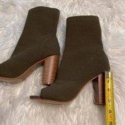 Charlotte Russe open toes booties size 6 excellent condition dark green color