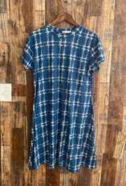 women's dress blue and white size large 95% polyester