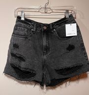 l Black jean shorts