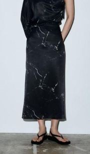 NWT ZARA Marble Printed Midi Pencil
Skirt in Black XS