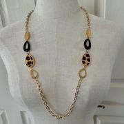 C 1946 gold tone long leopard black necklace