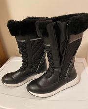 LIKE NEW WOMENS BLACK  Everly SIZE 7 BOOTS (RUN SMALL)