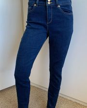 Michael Kors Selma Straight size 6 blue jeans