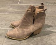 Arider Girl Light Tan Heeled Booties